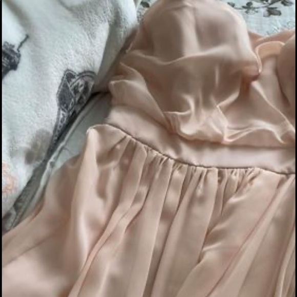 Gown Dresses - Picture 2 of 4